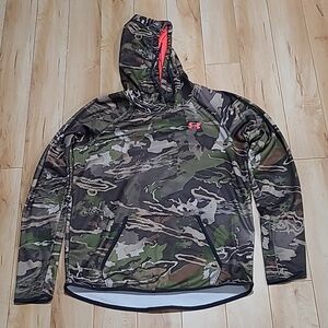 Under Armour women's medium camo hoodie with thumb holes